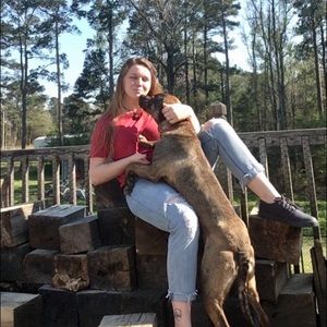 Meet your Posher, Emily